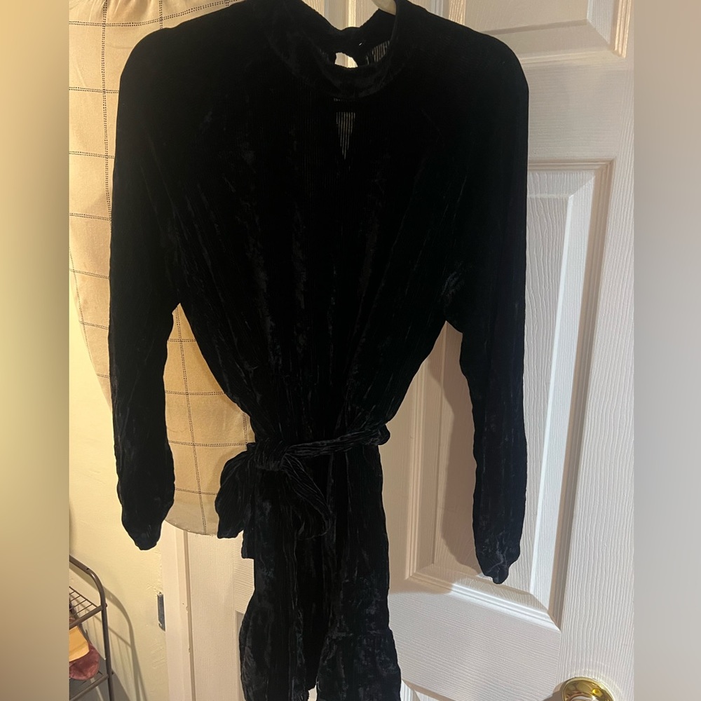 Velvet long sleeve dress with tie belt